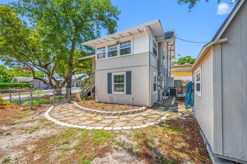 2415 11th Street N St Petersburg FL 33704
