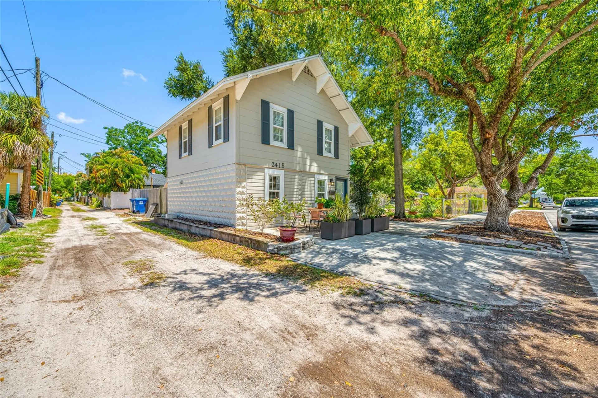 2415 11th Street N St Petersburg FL 33704