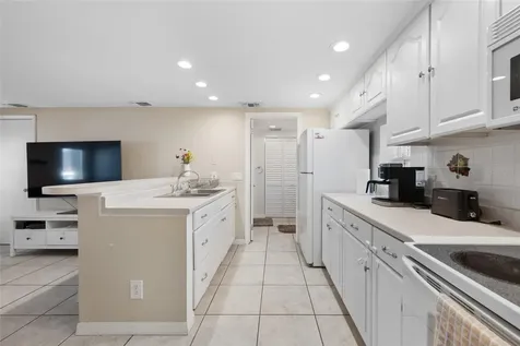 2415 11th Street N St Petersburg FL 33704