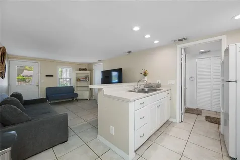 2415 11th Street N St Petersburg FL 33704