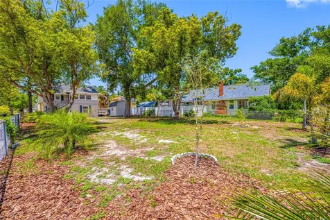 2415 11th Street N St Petersburg FL 33704