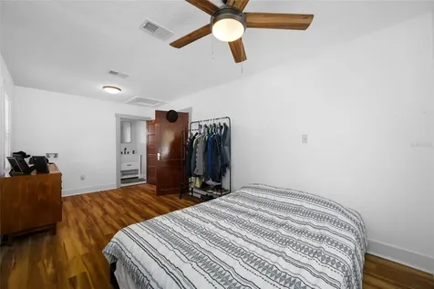 2415 11th Street N St Petersburg FL 33704