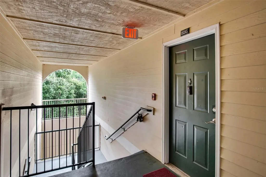 18245 Bridle Club Drive Tampa FL 33647