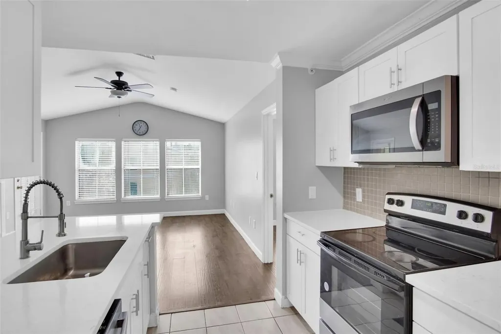 18245 Bridle Club Drive Tampa FL 33647