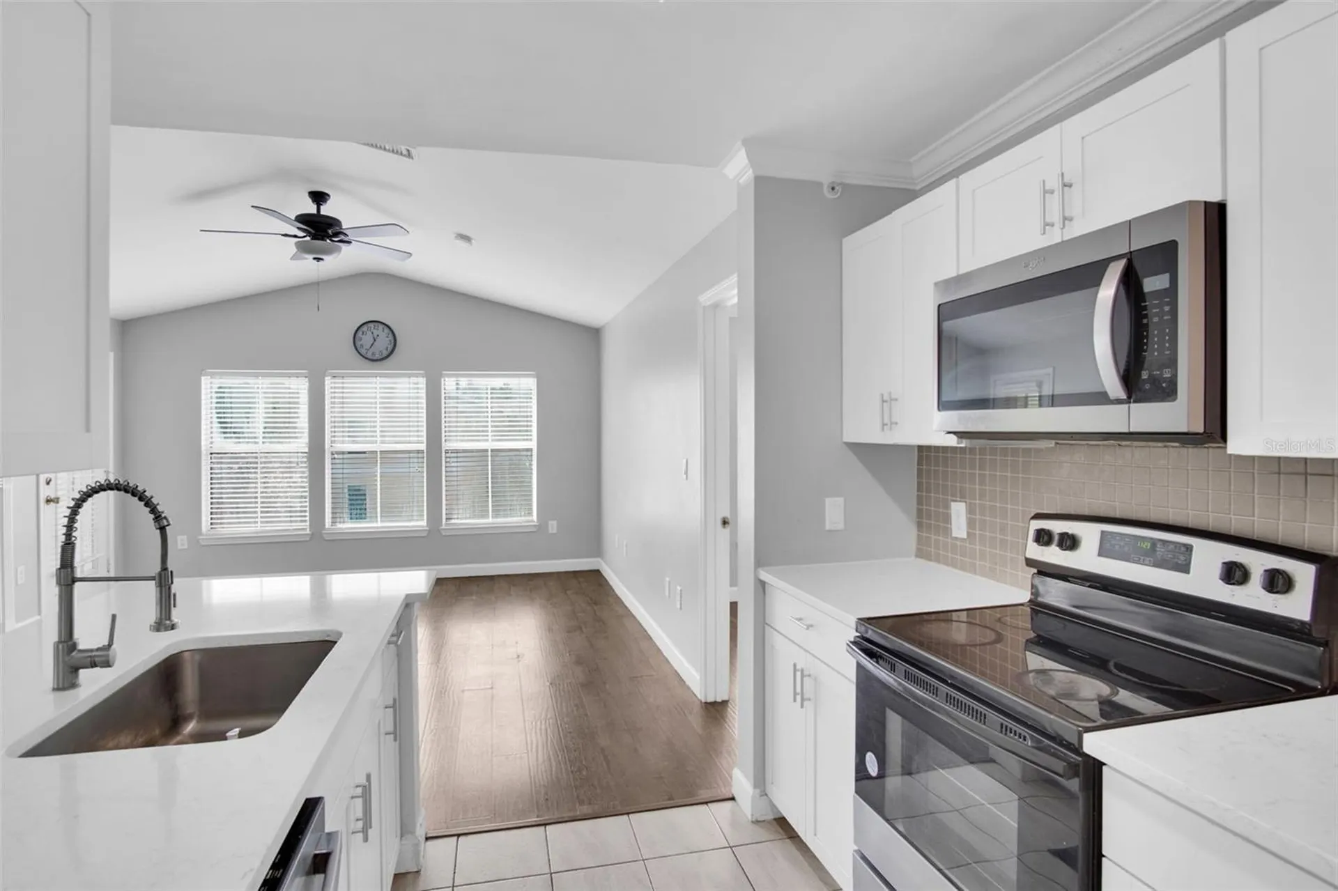 18245 Bridle Club Drive Tampa FL 33647