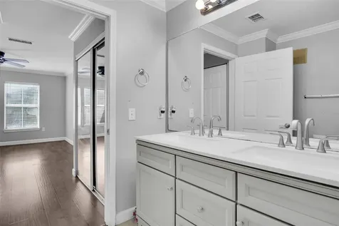 18245 Bridle Club Drive Tampa FL 33647