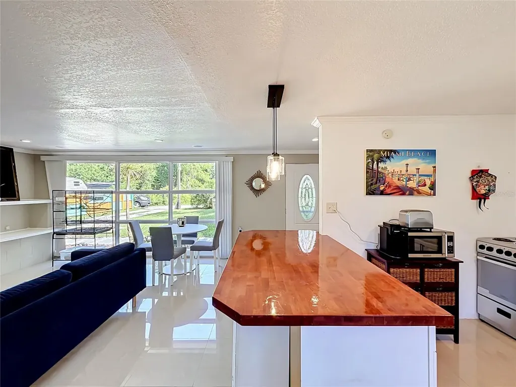 4162 Close Court Mount Dora FL 32757