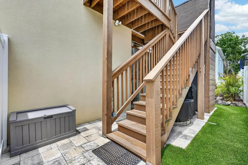 204 Palmetto Street New Smyrna Beach FL 32168