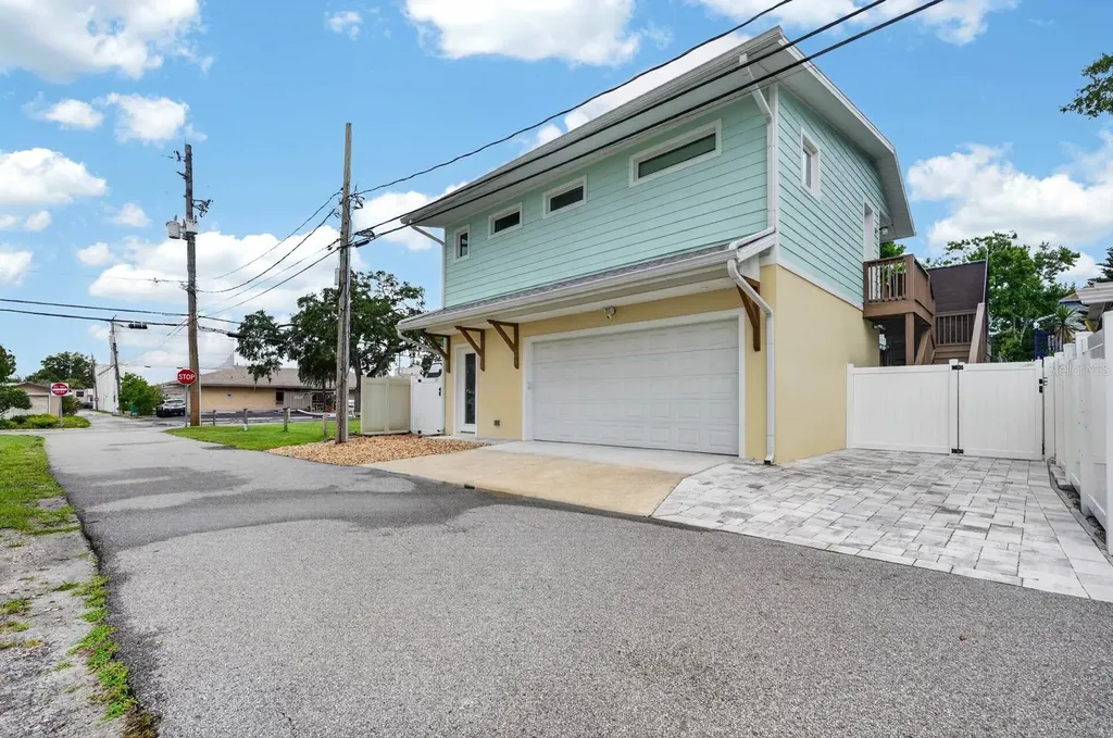 204 Palmetto Street New Smyrna Beach FL 32168