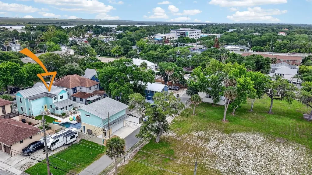 204 Palmetto Street New Smyrna Beach FL 32168