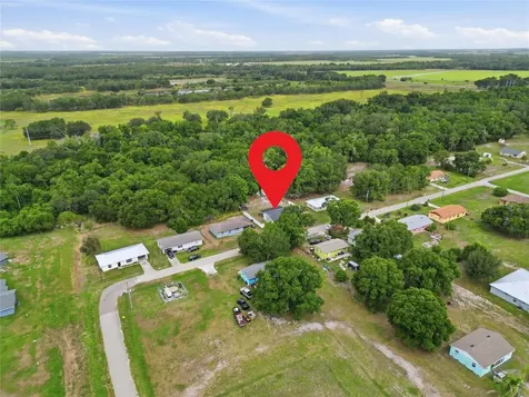 4821 Myrick Avenue Bowling Green FL 33834