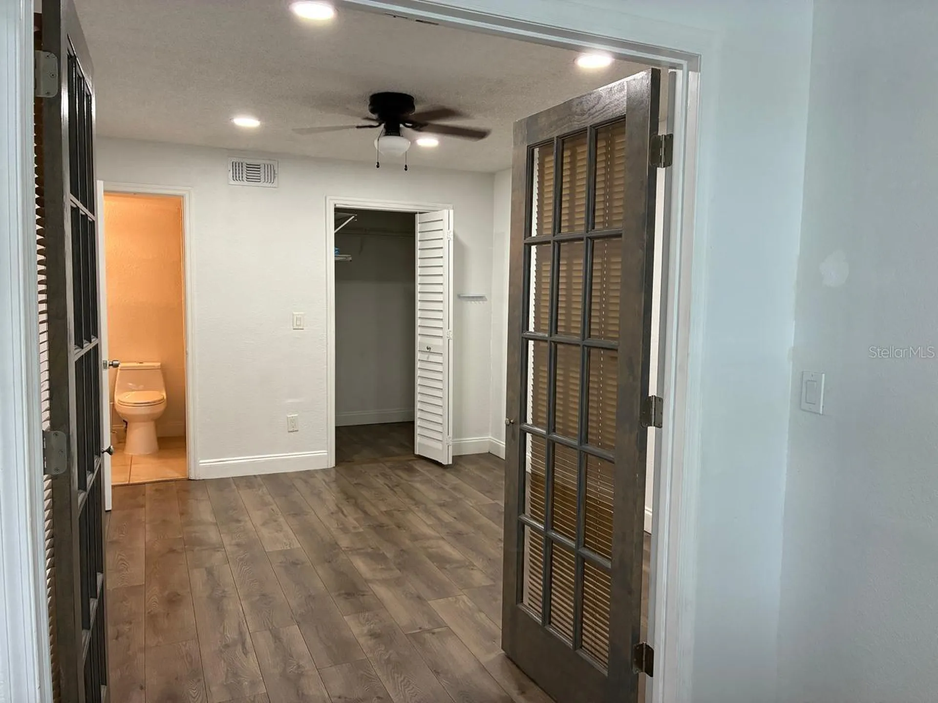 5701 Gatlin Avenue Orlando FL 32822