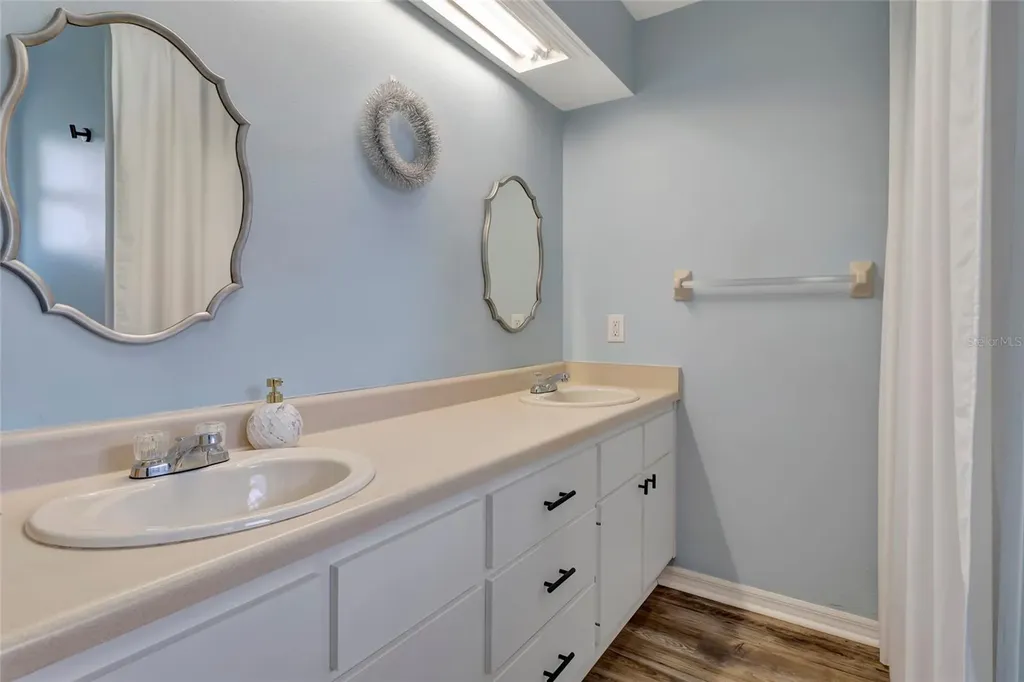 12500 Draw Drive Grand Island FL 32735