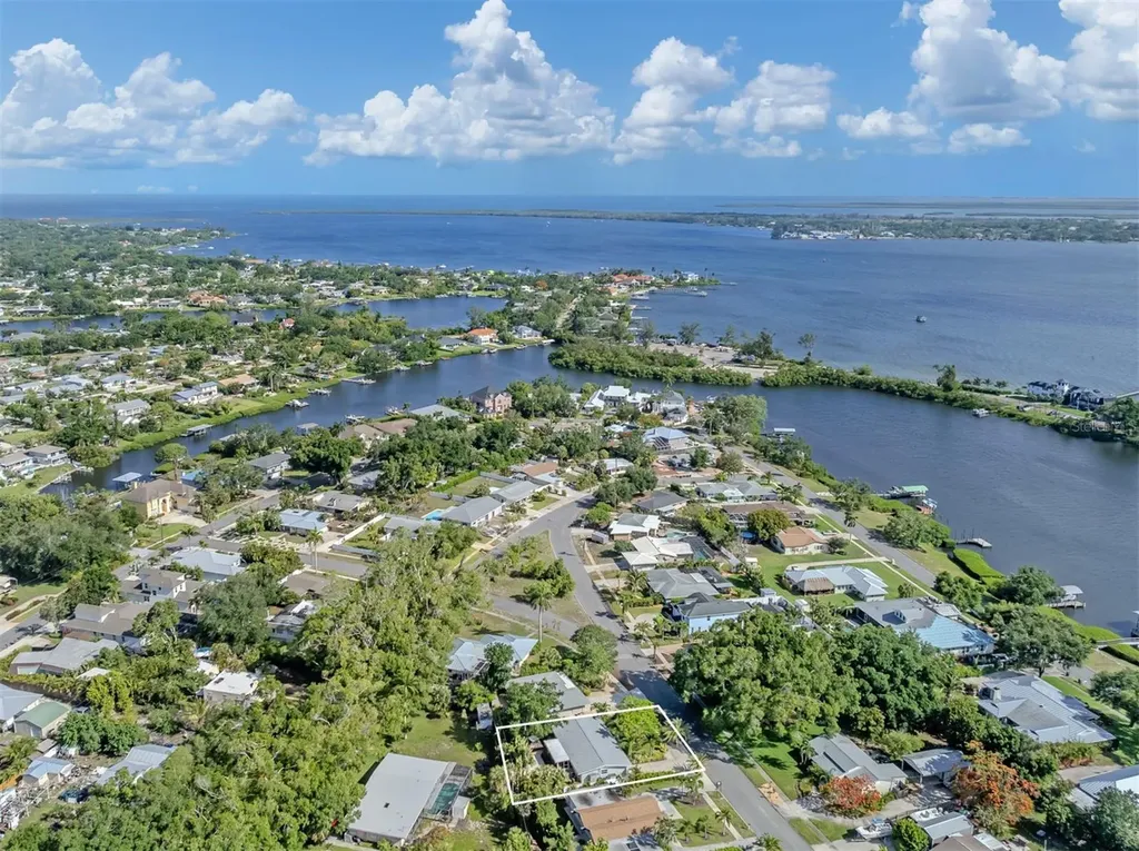 632 Park Drive Bradenton FL 34209