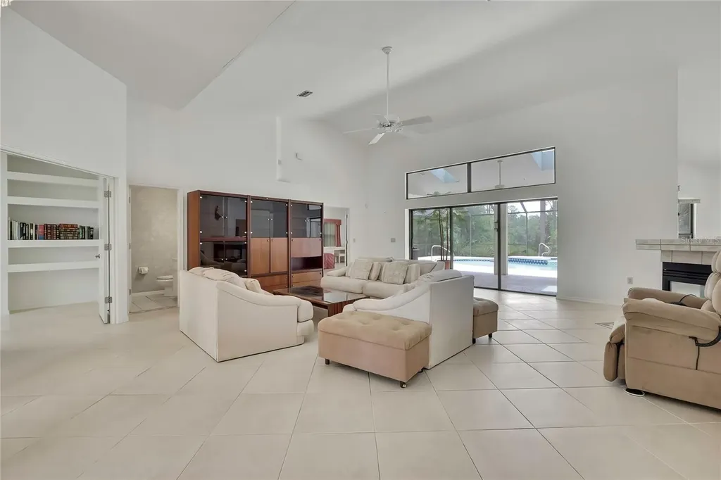 862 W National Street Hernando FL 34442