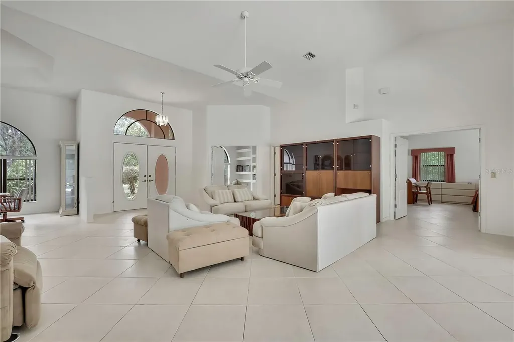 862 W National Street Hernando FL 34442