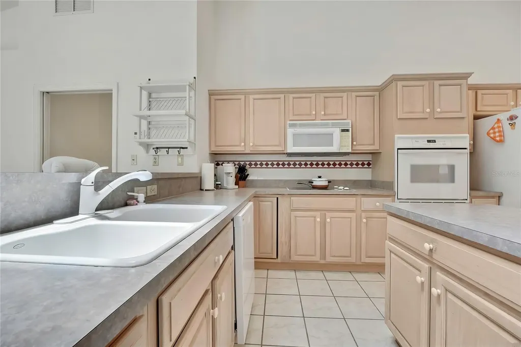 862 W National Street Hernando FL 34442