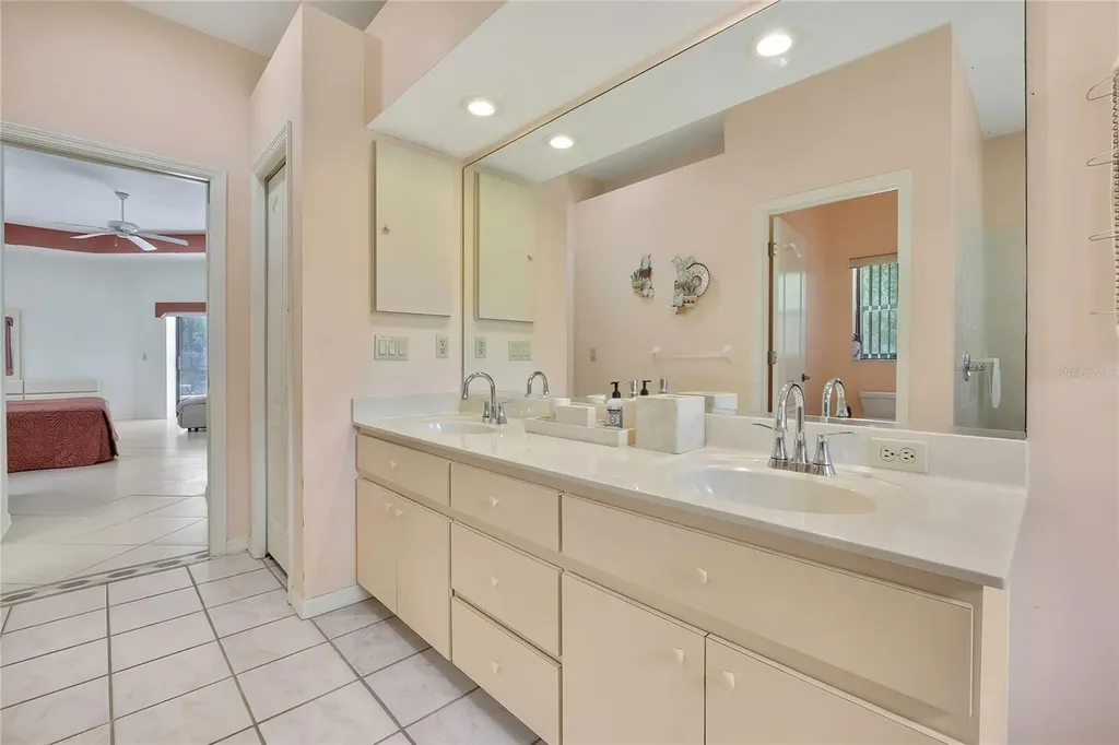 862 W National Street Hernando FL 34442