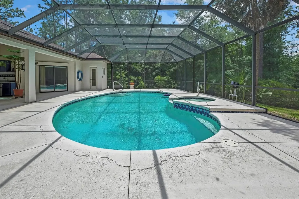 862 W National Street Hernando FL 34442