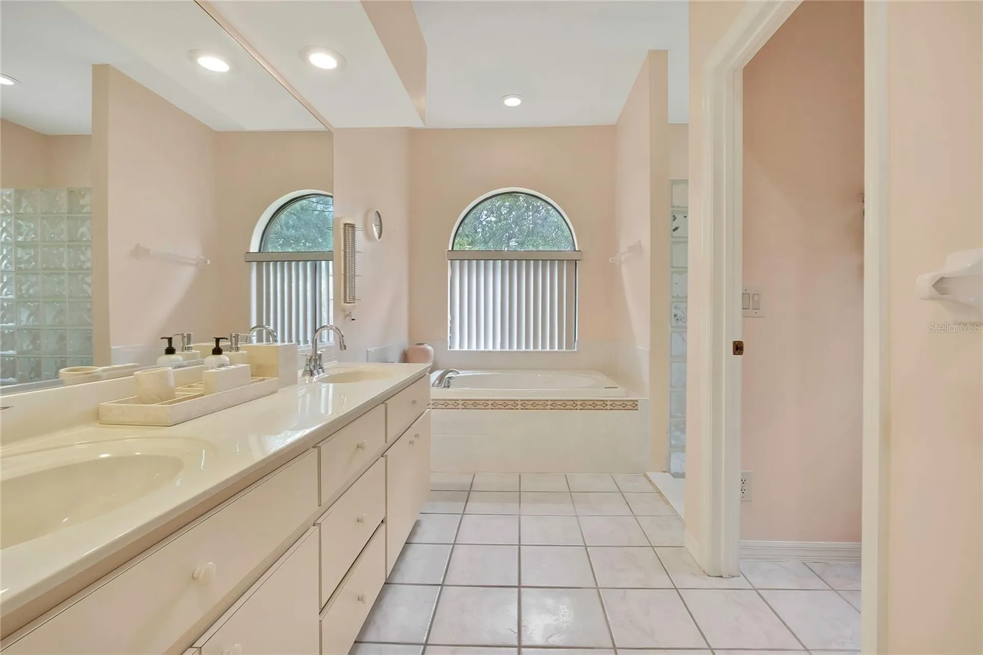 862 W National Street Hernando FL 34442