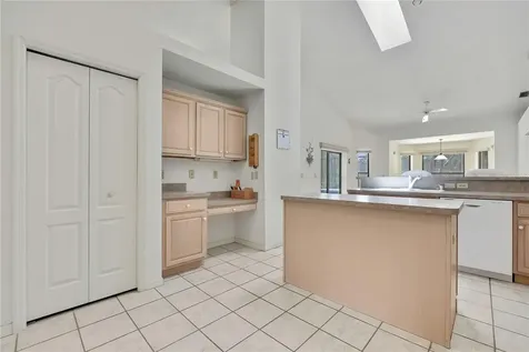 862 W National Street Hernando FL 34442