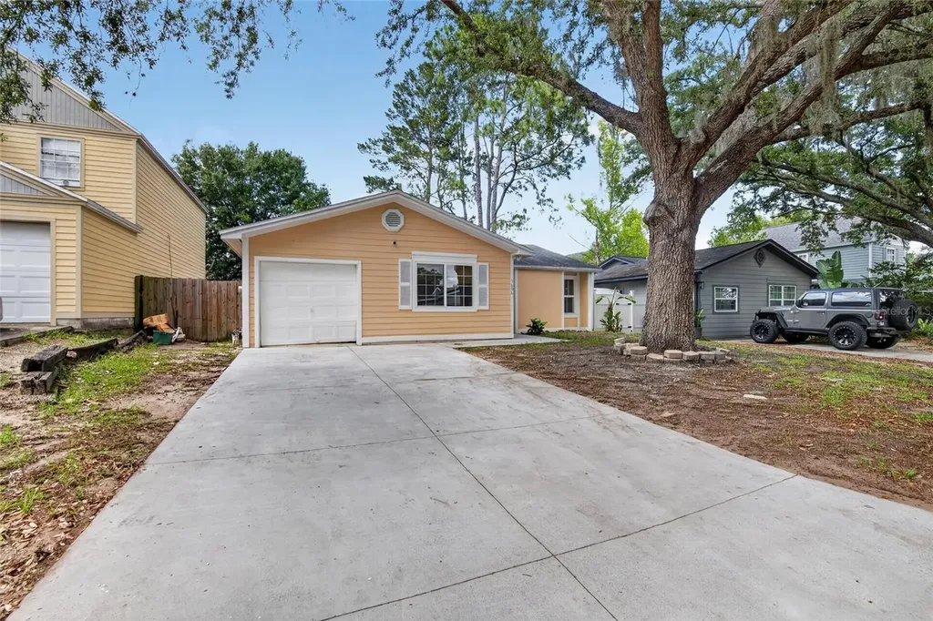 7606 Leon Avenue Tampa FL 33637