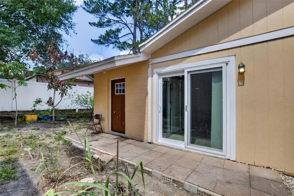 7606 Leon Avenue Tampa FL 33637