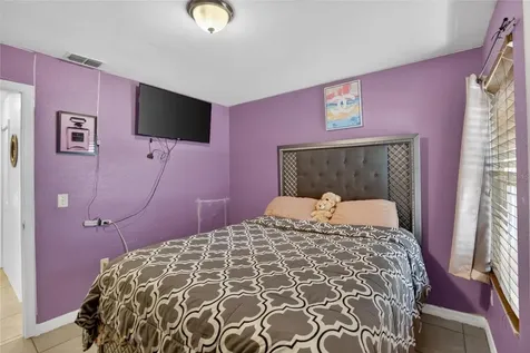7606 Leon Avenue Tampa FL 33637