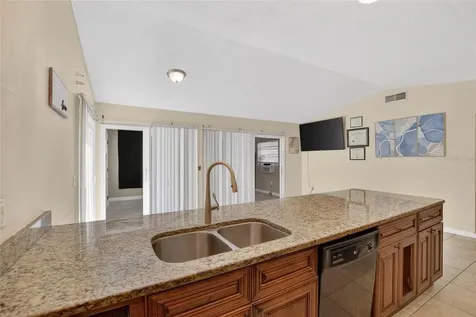 7606 Leon Avenue Tampa FL 33637