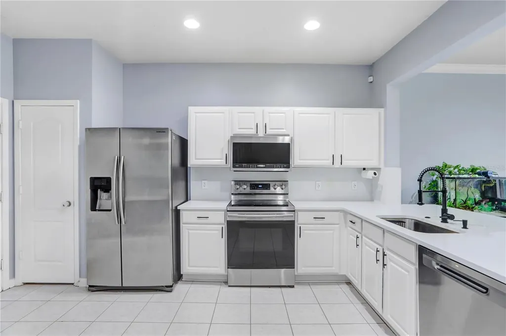 4986 Pond Ridge Drive Riverview FL 33578