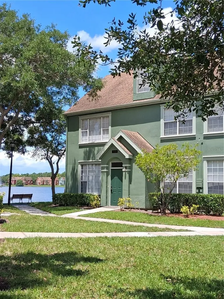 9020 Lake Chase Island Way Tampa FL 33626