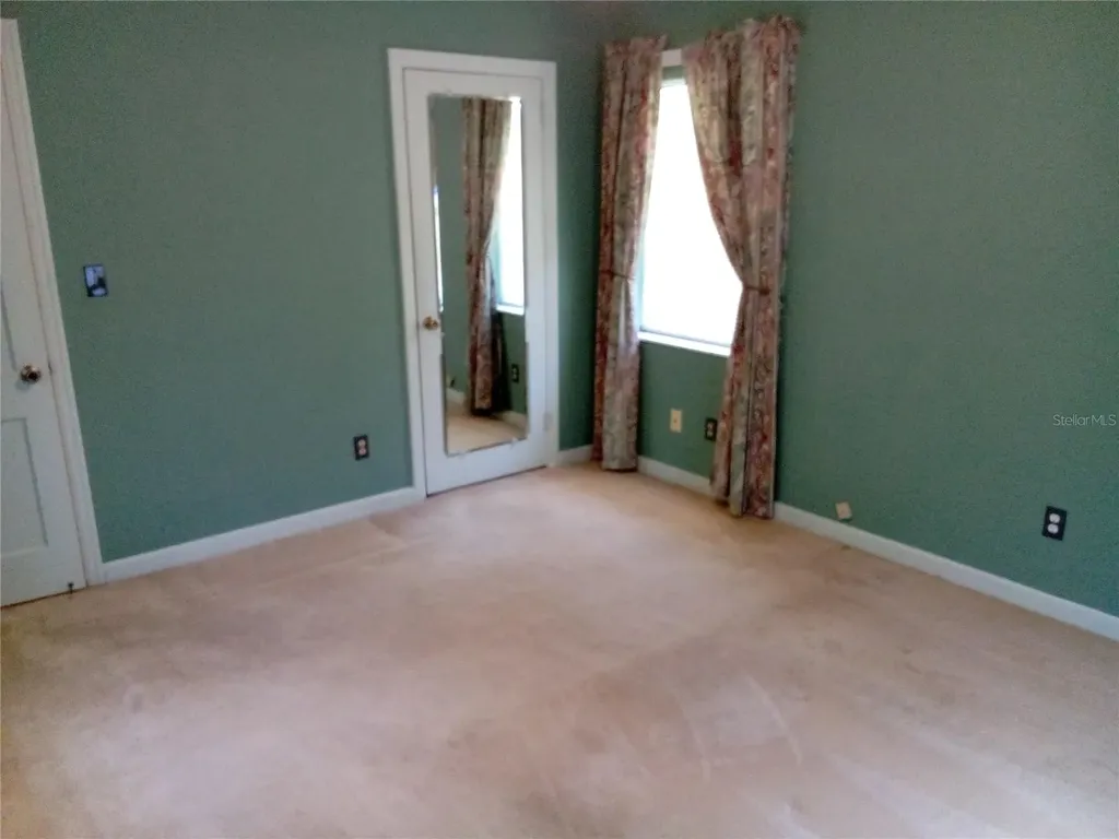 906 Oak Drive Leesburg FL 34748