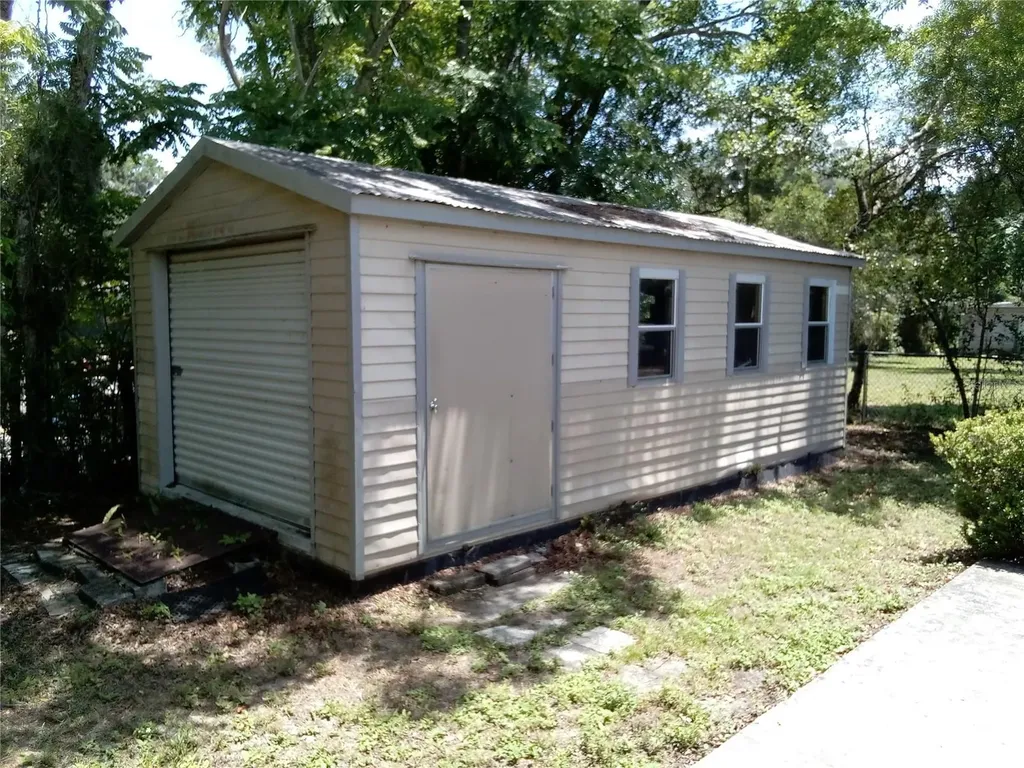 906 Oak Drive Leesburg FL 34748