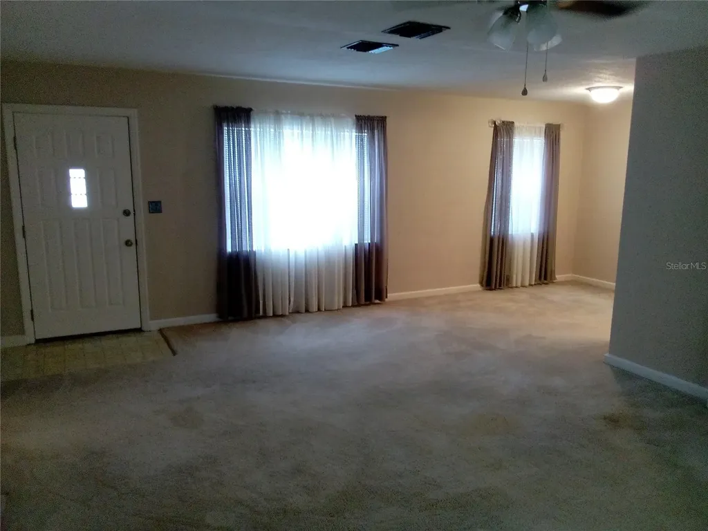906 Oak Drive Leesburg FL 34748