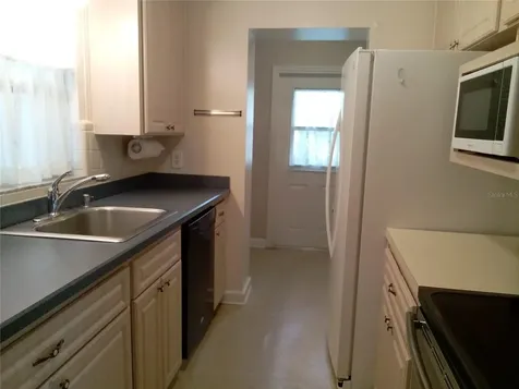 906 Oak Drive Leesburg FL 34748
