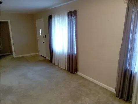 906 Oak Drive Leesburg FL 34748
