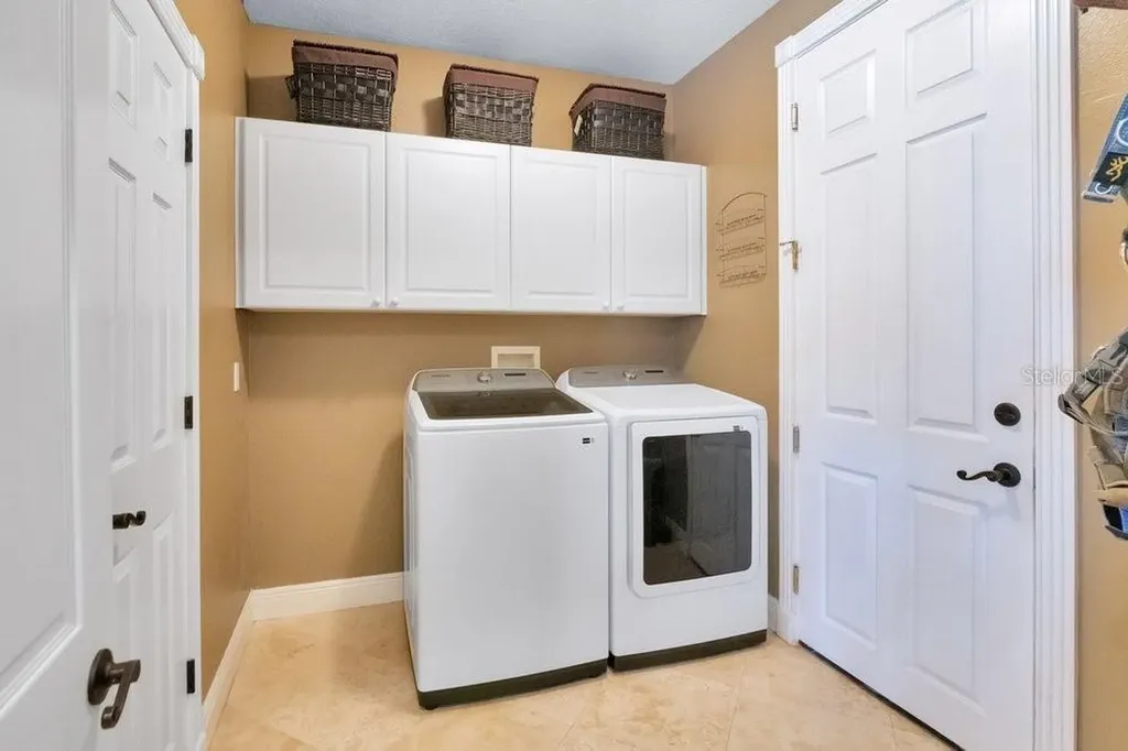 7718 Debeaubien Drive Orlando FL 32835