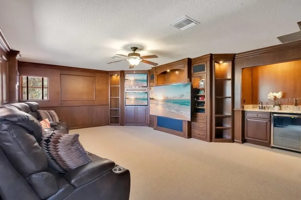 7718 Debeaubien Drive Orlando FL 32835