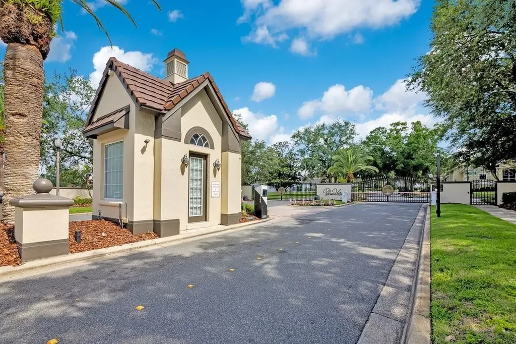 7718 Debeaubien Drive Orlando FL 32835