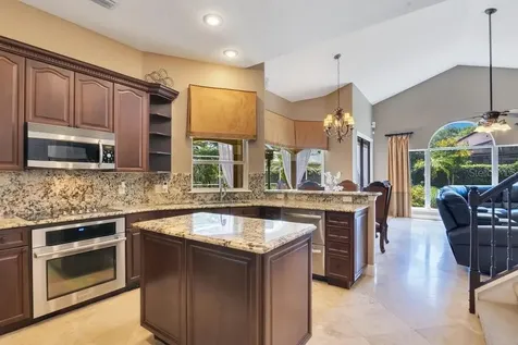 7718 Debeaubien Drive Orlando FL 32835