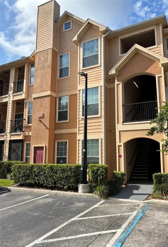 1995 Erving Circle Ocoee FL 34761