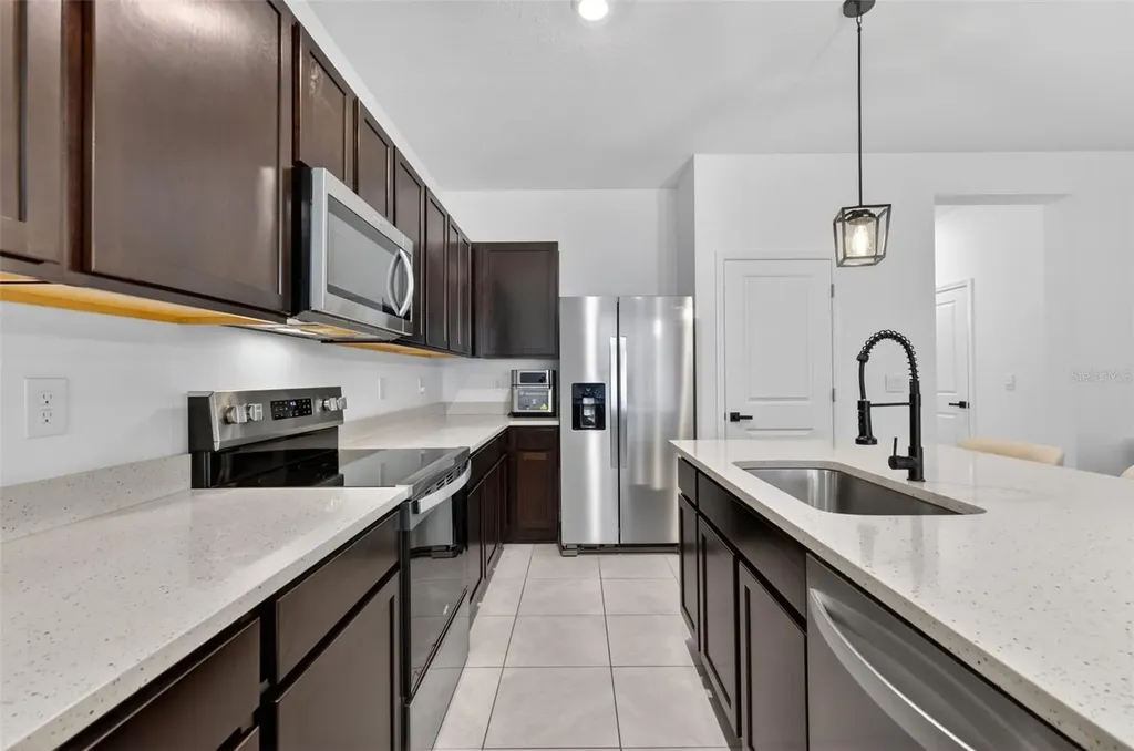 567 Mangrove Shade Circle Apollo Beach FL 33572