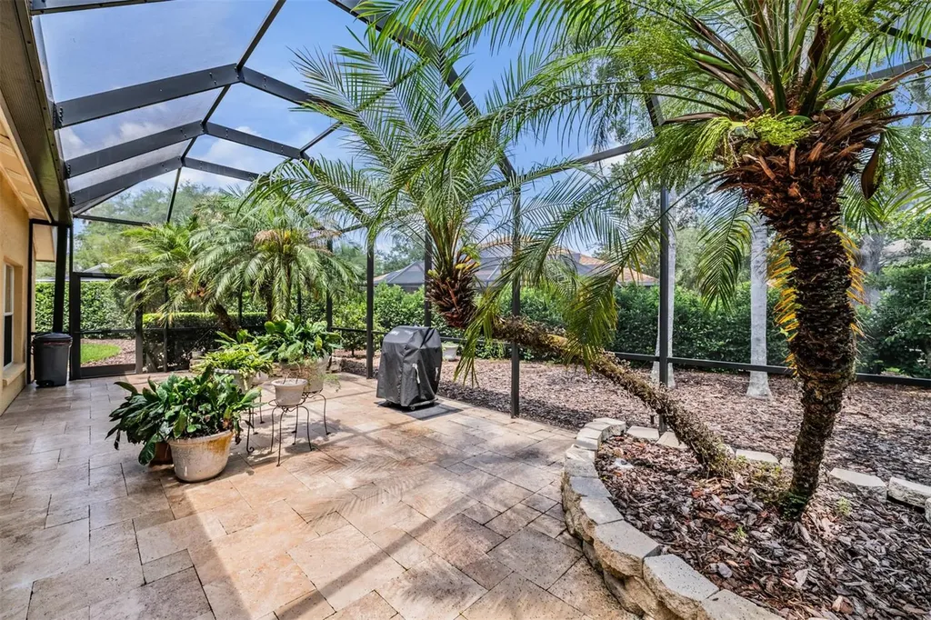 9459 Hunters Pond Drive Tampa FL 33647