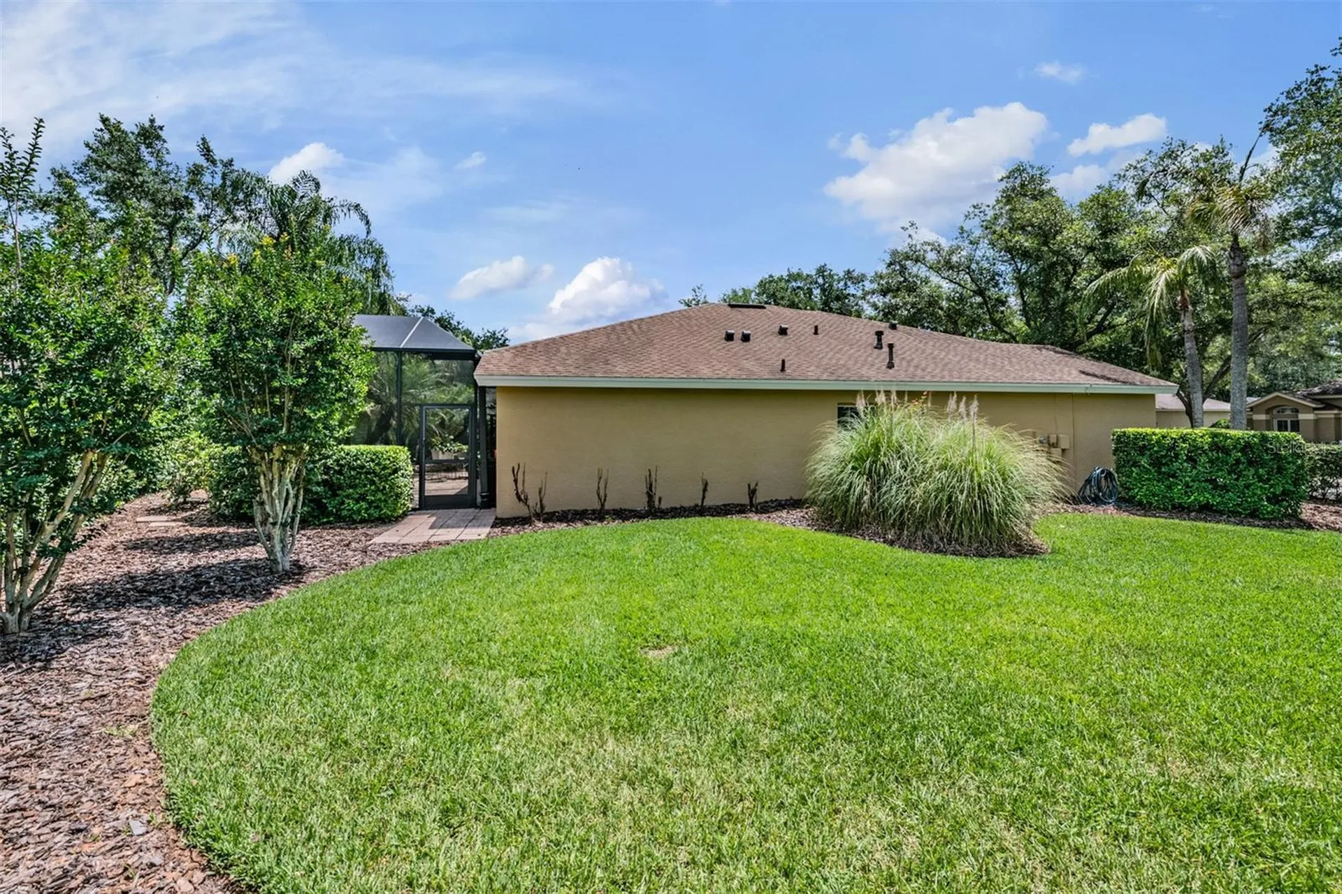 9459 Hunters Pond Drive Tampa FL 33647