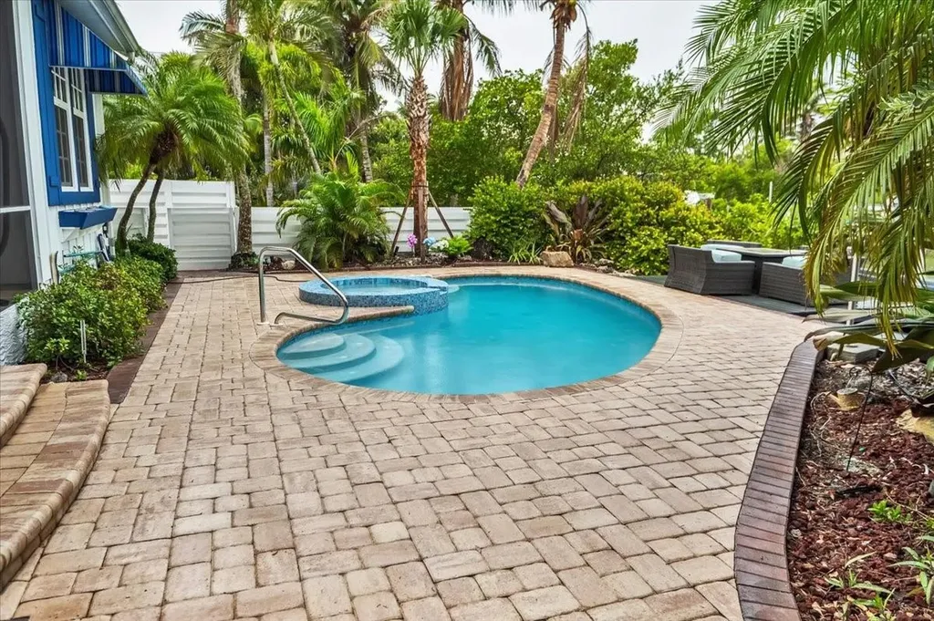 115 Edmondson Avenue Sarasota FL 34242