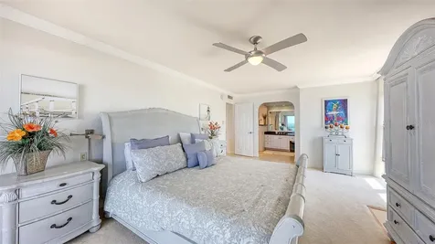 1 Benjamin Franklin Drive Sarasota FL 34236