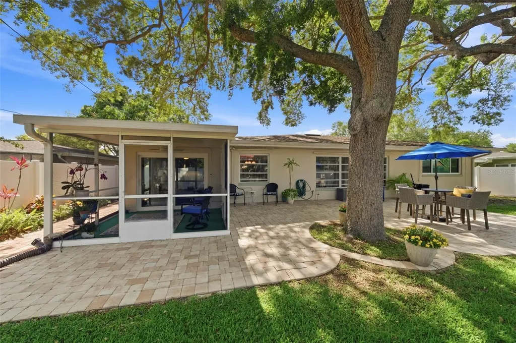 1727 Cypress Avenue Belleair FL 33756