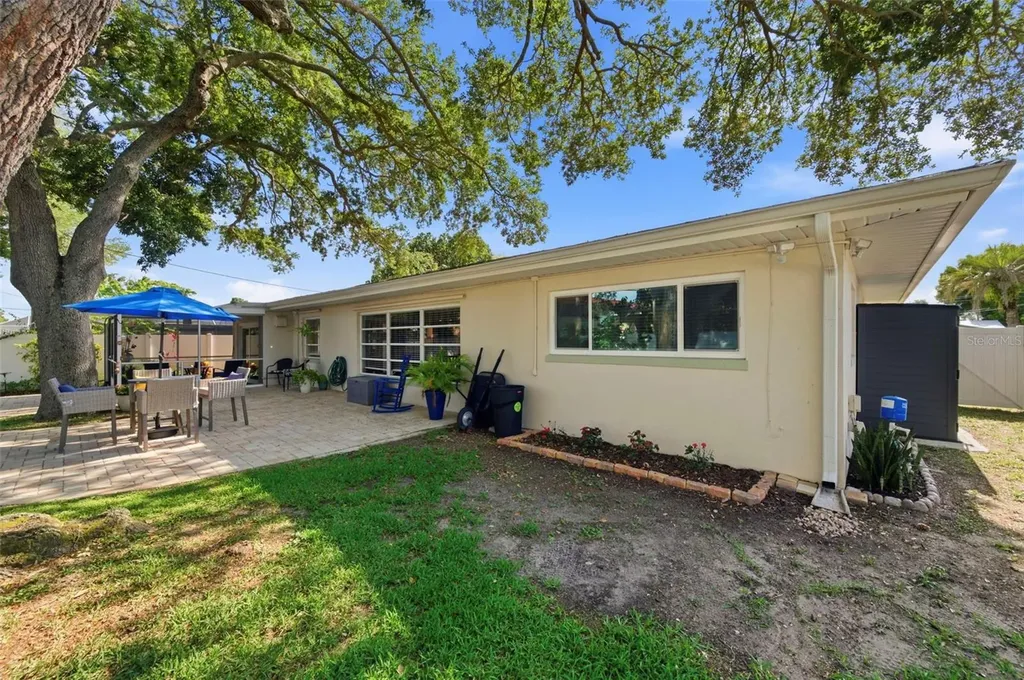 1727 Cypress Avenue Belleair FL 33756
