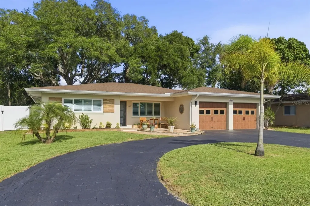 1727 Cypress Avenue Belleair FL 33756