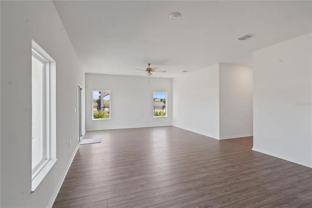 1774 White Elephant Loop Winter Haven FL 33884